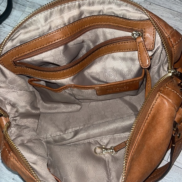 Michael Kors brown leather satchel crossbody bag - Picture 11 of 12